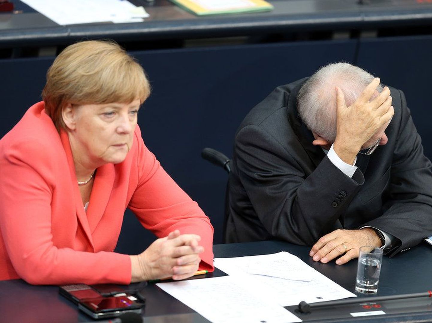 Saksa kantsler Angela Merkel ja rahandusminister Wolfgang Schäuble eile Bundestagis.