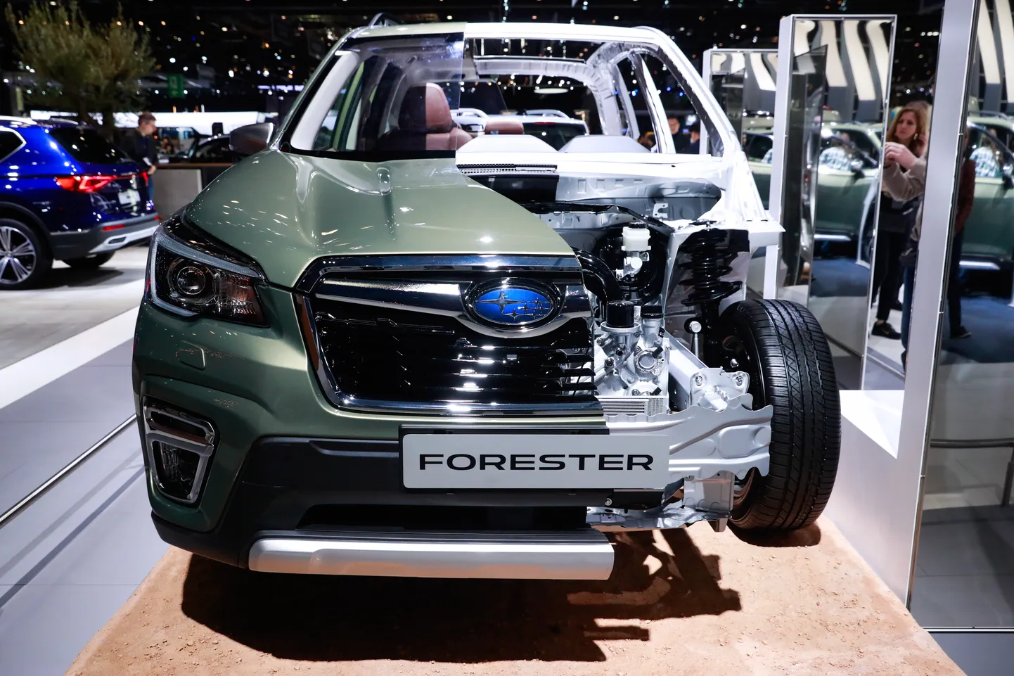 Автомобиль Subaru.
