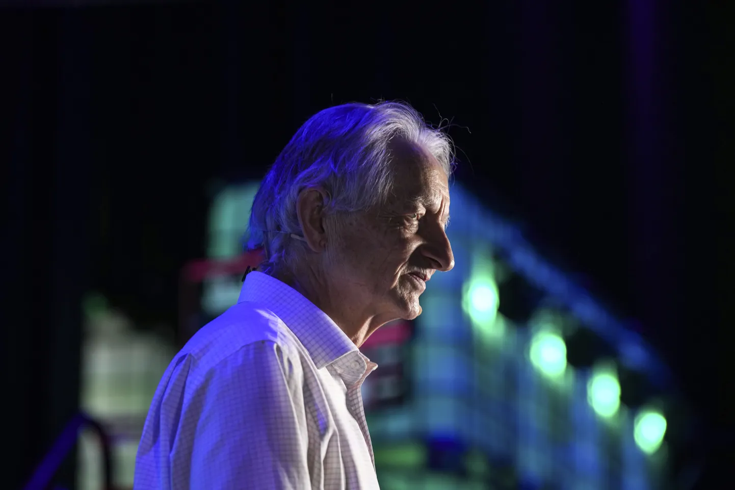 Geoffrey Hinton ootamas kõnejärge konverentsil Collision Torontos 19. juunil 2024.