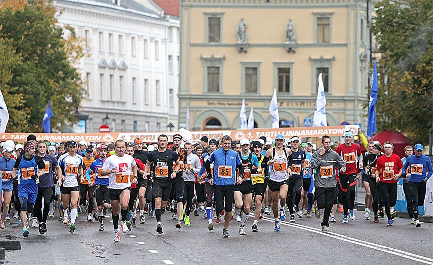 Hilissügisesel varahommikul kõlanud esimese linnamaratoni stardipauk avas uue traditsiooni Tartu rahvaspordis.