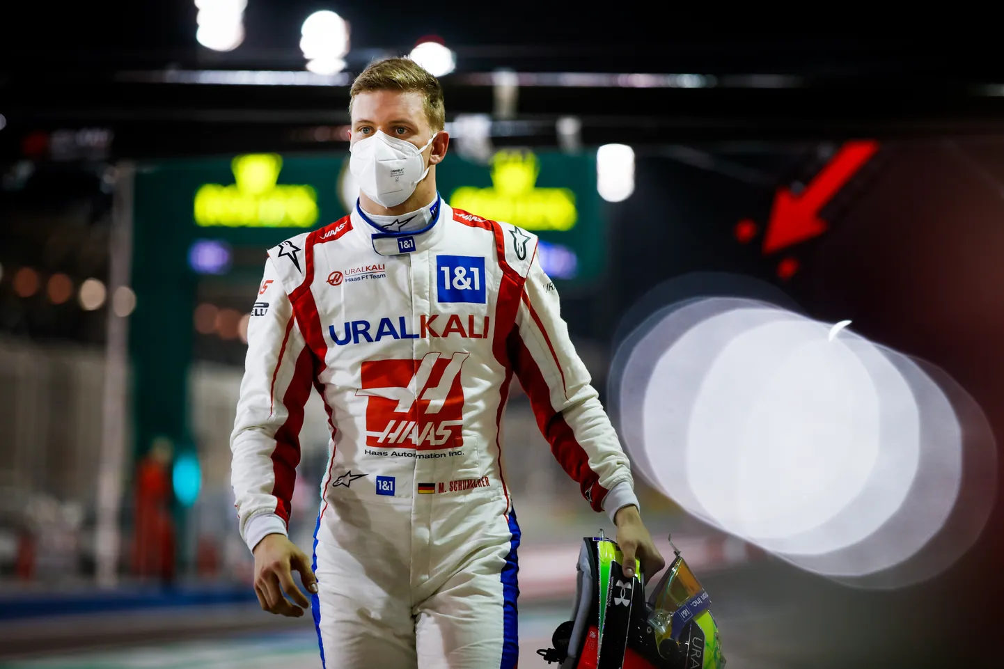 Мик Шумахер дебютировал в "Формуле-1".