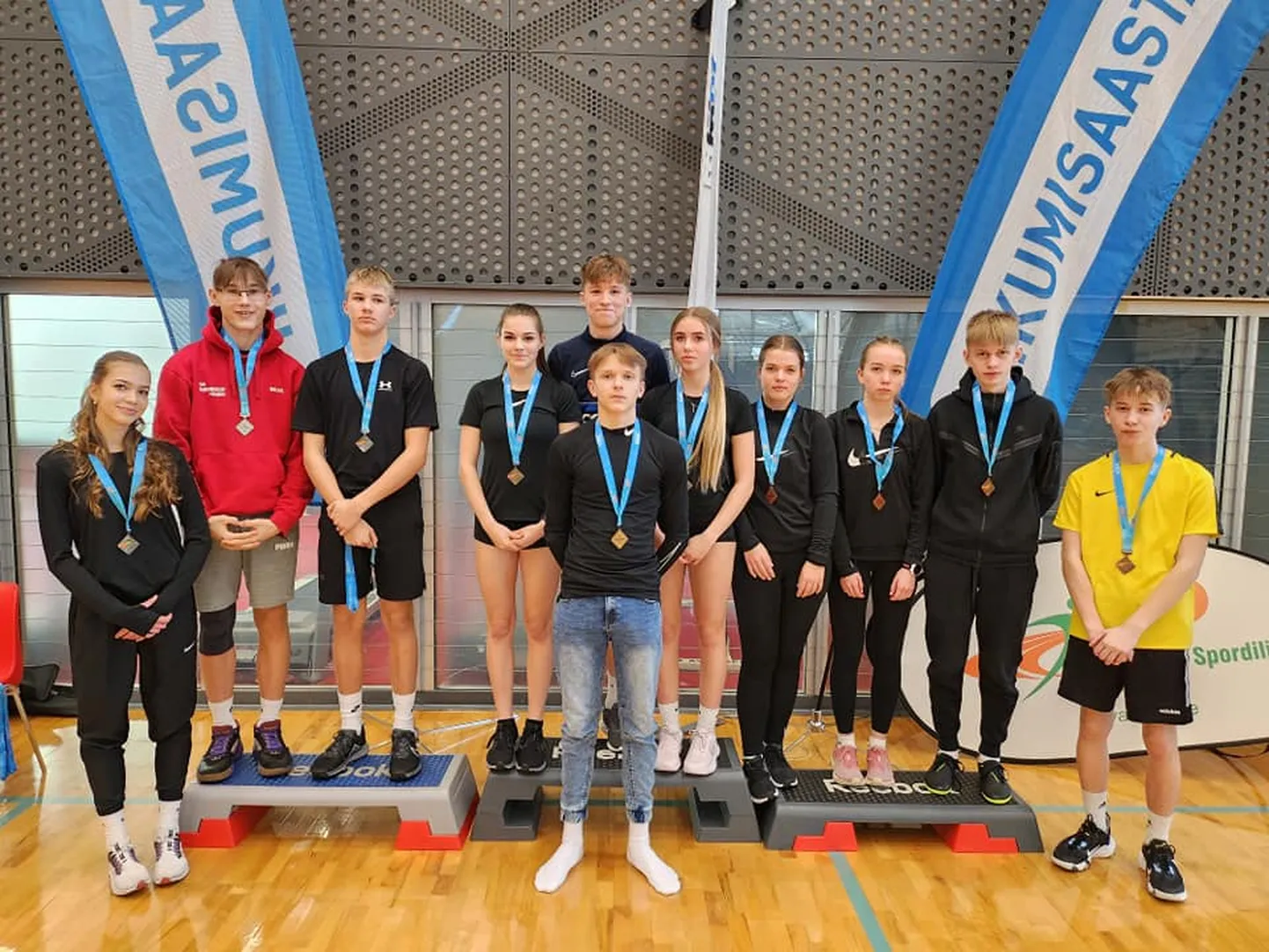 Järvamaa koolide U16 vanuseklassi teatejooksude esikolmik.