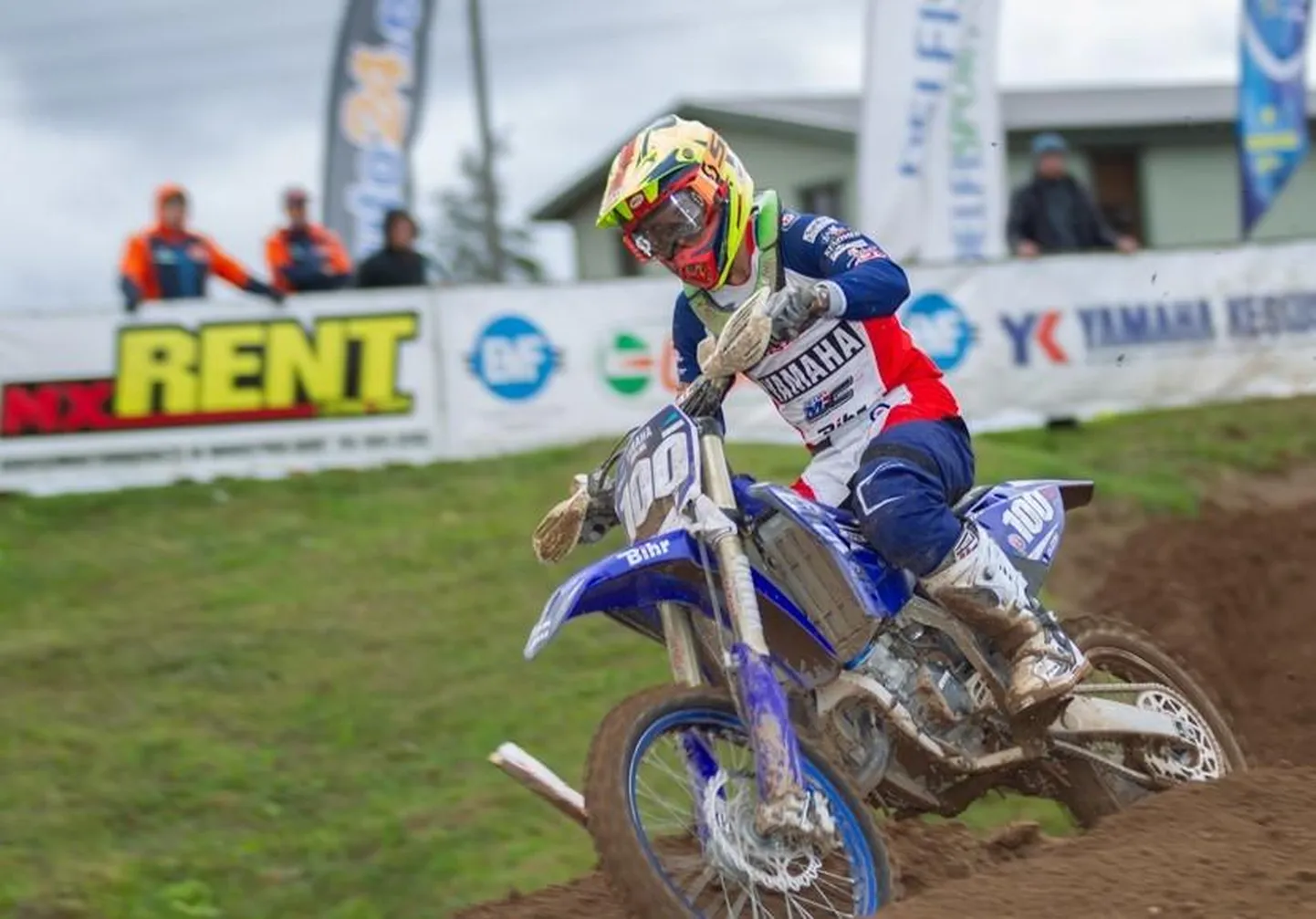 Pärnu motoklubi tulevikulootus Jörgen-Matthias Talviku kogus Briti meistrivõistluste finaaletapil ohtralt häid emotsioone.