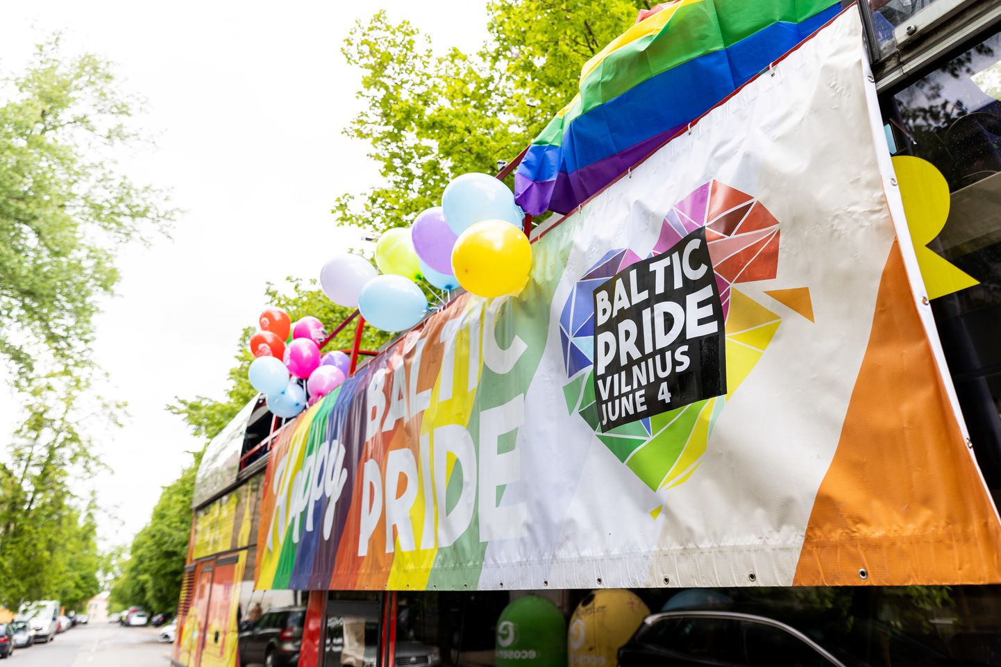 "Радужный автобус" Baltic Pride