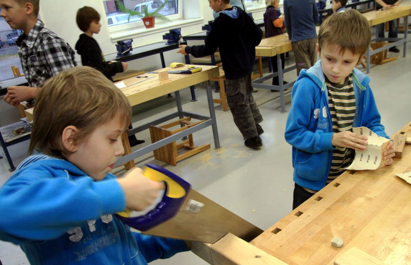 Pärnu loodus- ja tehnikamaja ootab koolivaheajal lapsi töötubadesse.