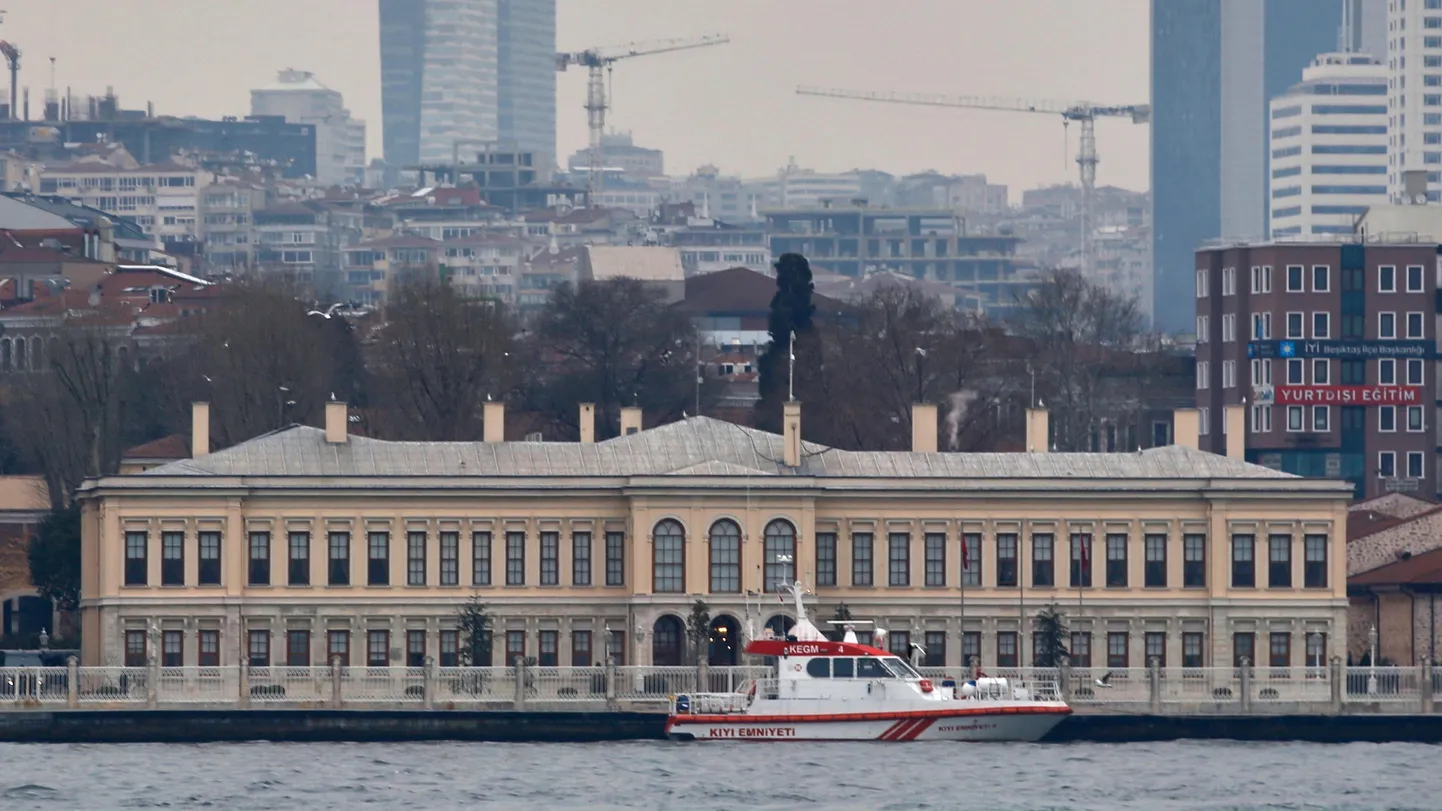 29 марта 2022 года российская и украинская делегация встречались во дворце Дольмабахче в Стамбуле