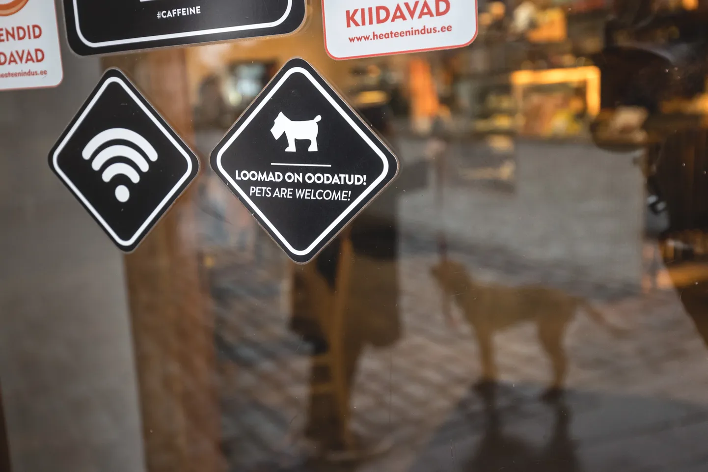 Kõige enam otsitakse inimesi toitlustusse, jaekaubandusse ja logistikavaldkonda.