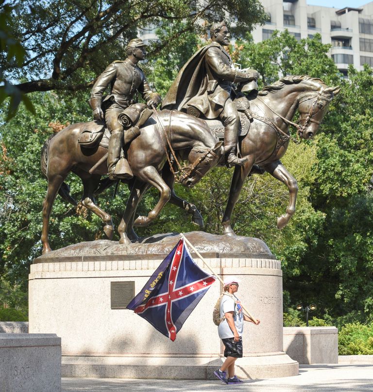 Kindral Robert E. Lee kuju Texase osariigis asuvas Dallases.
