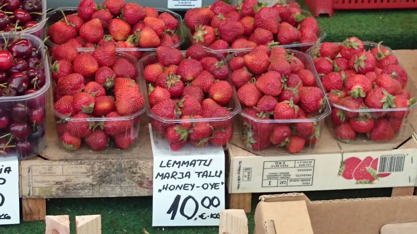 Kodumaised marjad Tallinna turul.