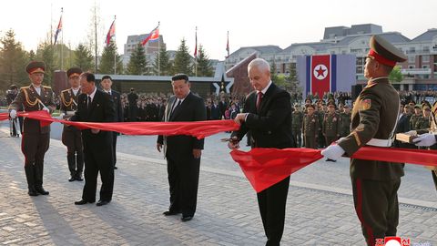 Ziemeļkorejā atklāts Krievijas-Ukrainas karā bojā gājušo piemiņas memoriāls
