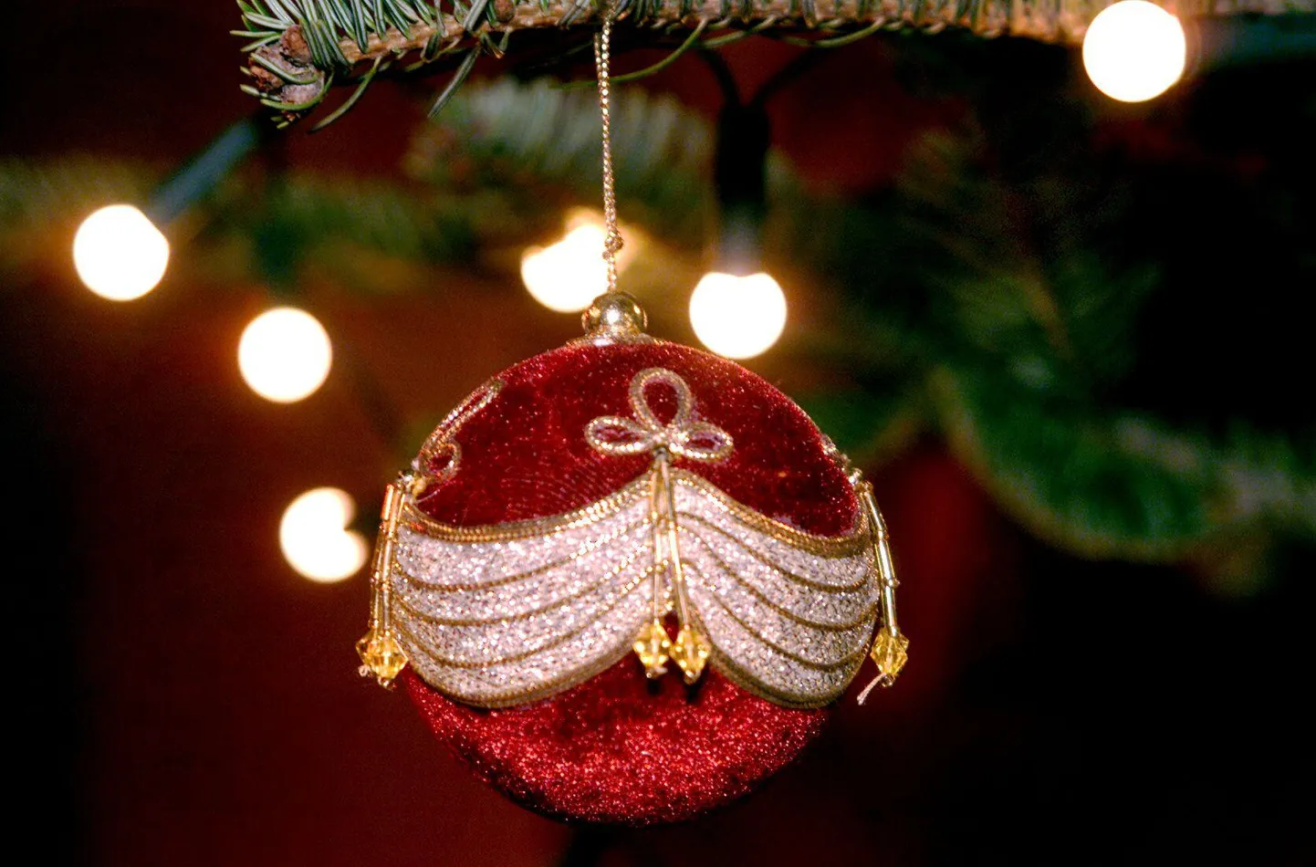 Viljandi Rotary klubil on alates 1996. aastast traditsioon käia jõululast õnnitlemas ja talle kinke viimas. Pilt illustratiivne