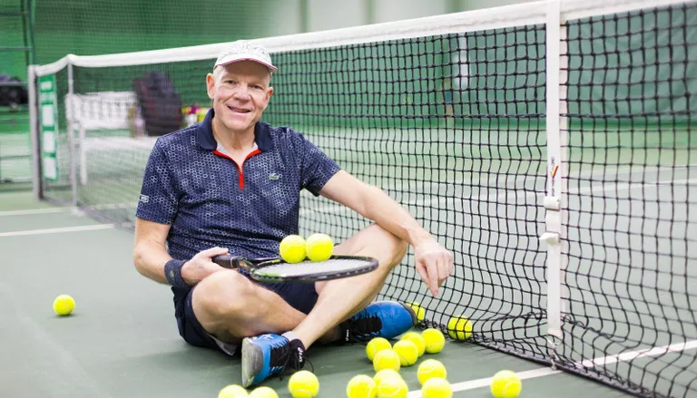 Kardioloog Margus Viigimaa hoiab omma südame terve tennist mängides.