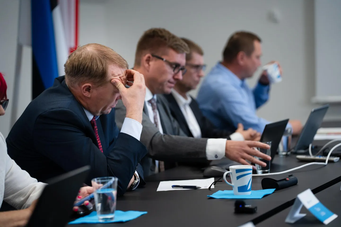 Täna Lääneranna vallas toimunud pressikonverentis kõlanud seletused ei andnud lootust, et vald võiks maakoolide sulgemise asjus kogukondadele vastu tulla.