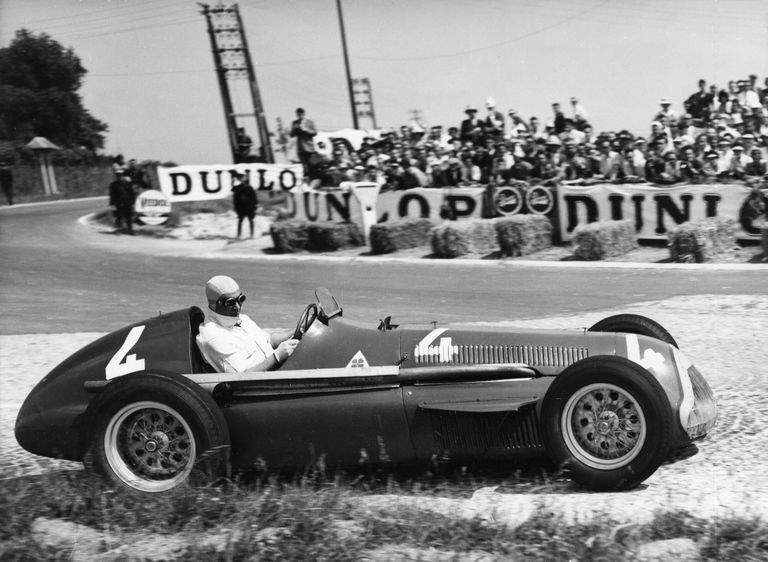 Juan Manuel Fangio võitis just Alfa Romeo roolis 1951. aastal karjääri esimese MM-tiitli. Lõpuks kogunes neid tema kontole koguni viis.