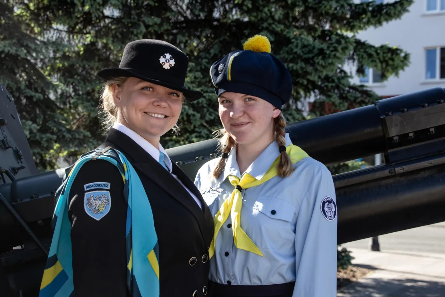 Triin Seppet (vasakul) ja tema õde Hele-Mai Viltrop.