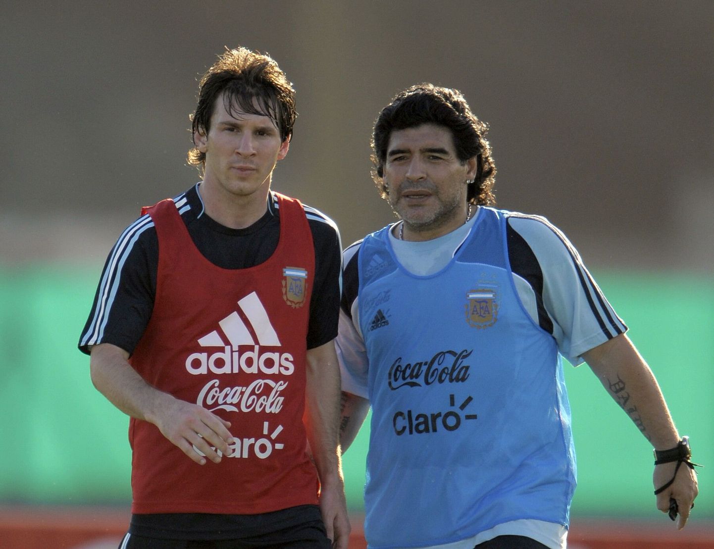Diego Maradona ja Lionel Messi 2009. aastal Argentina koondise treeningul.
