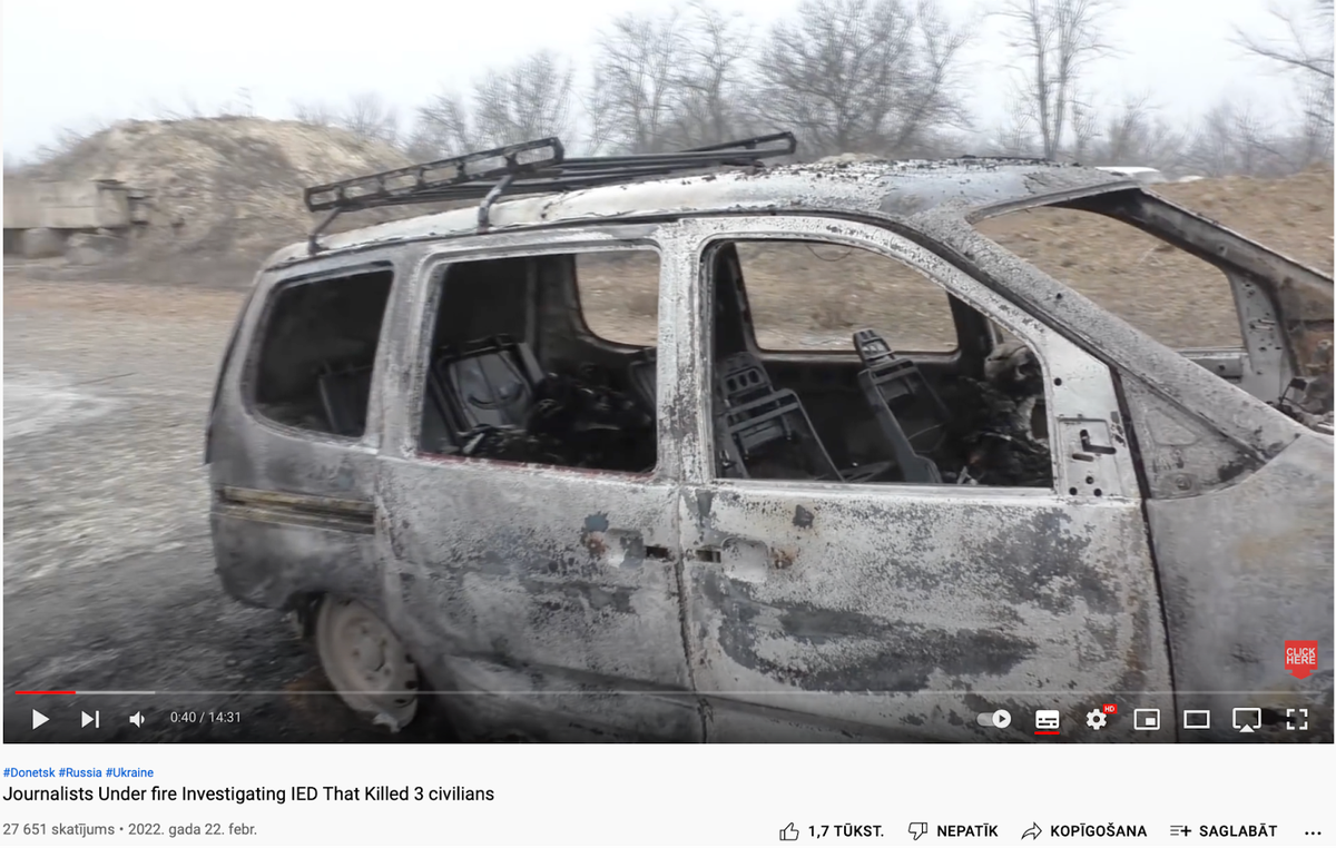 Скриншот из видео, на котором ДНР показывает автомобиль с телами трех убитых, якобы сожженный украинцами. Несколько признаков указывают на то, что эти кадры сфабрикованы