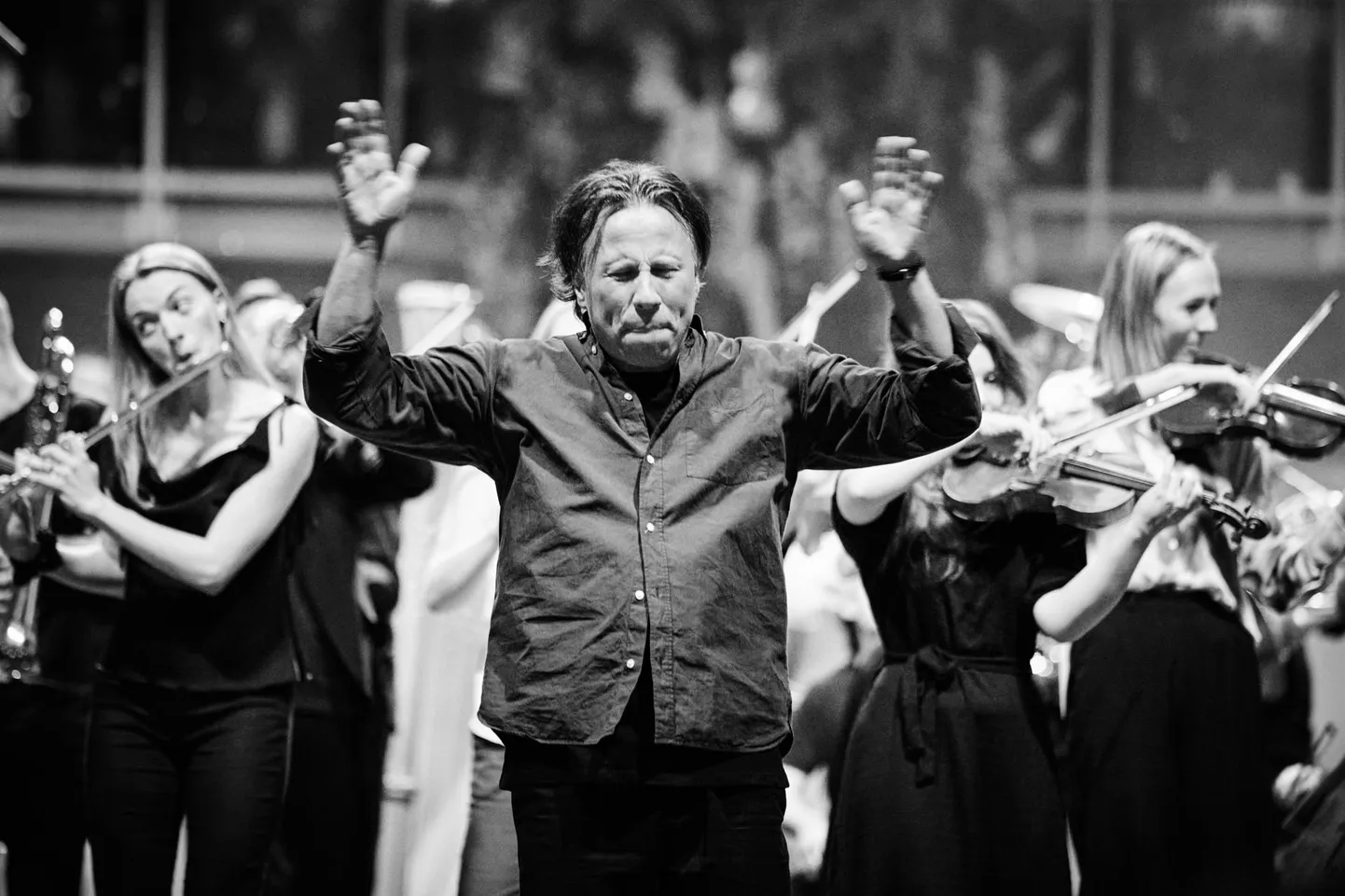 Kristjan Järvi tähistamas 50 aasta juubelit Pärnu muusikafestivalil. Pärnu kontserdimajas esines orkester Baltic Sea Philharmonic Kristjan Järvi juhatusel kavaga «Nordic Amazonia»