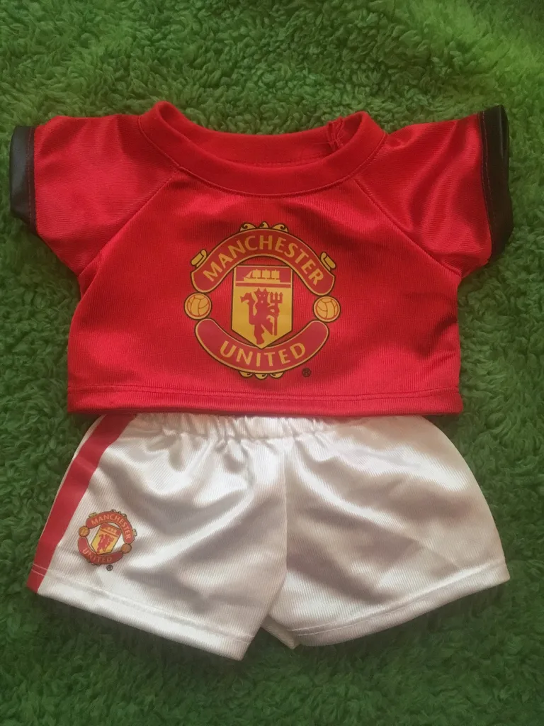 Manchester Unitedi kõige noorema fänni Logan Gillmore'i jalgpallivorm
