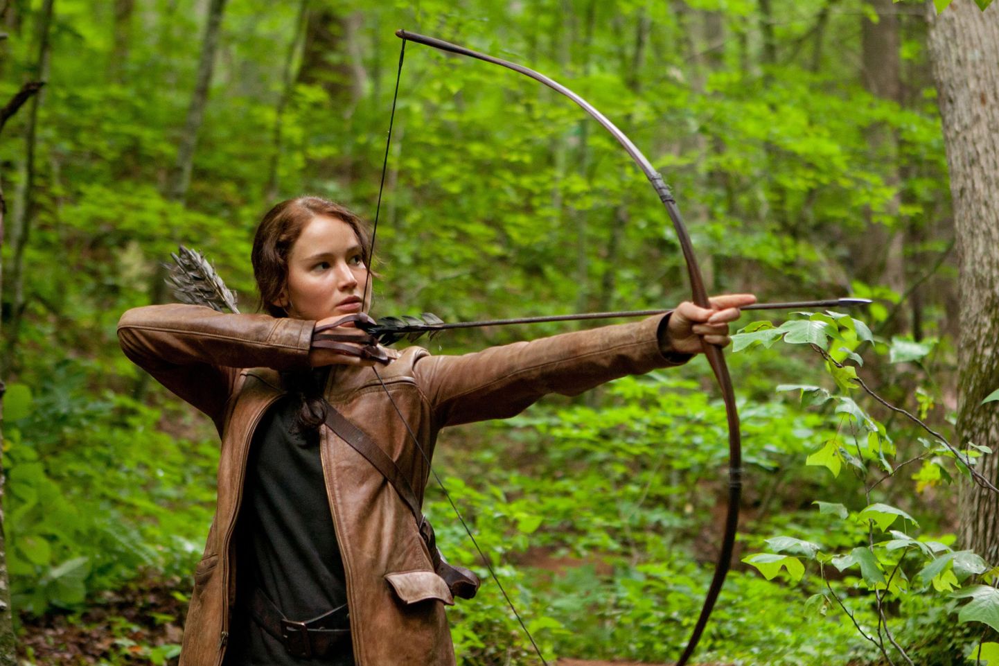 Jennifer Lawrence Katniss Everdeenina filmis «Näljamängud».