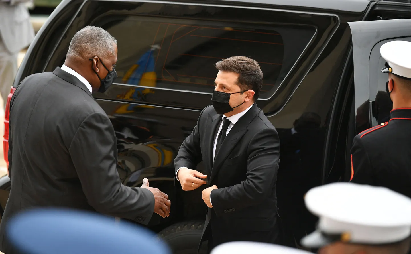 USA kaitseminister Lloyd Austin tervitab Pentagonis Ukraina presidenti Volodõmõr Zelenskõid.
