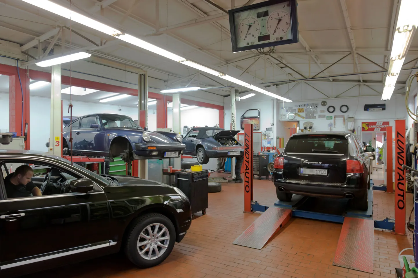 Ühes Göteborgi autotöökojas rakendatakse kuuetunniseid tööpäevi juba aastaid. Foto on illustratiivne.