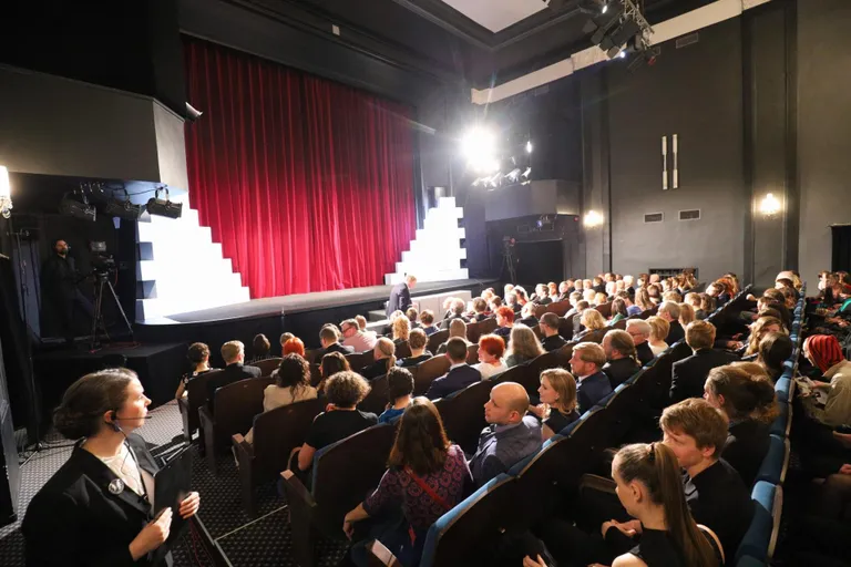 Teatripäevagala Rakvere teatris tõi Lääne-Virumaale kogu kodumaise teatrikunsti paremiku.