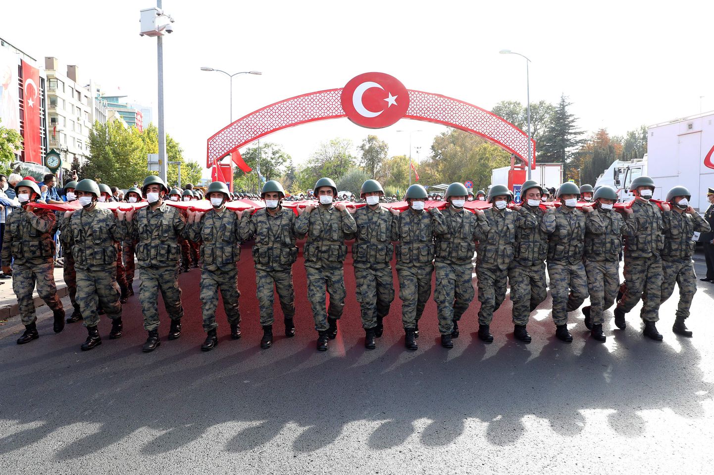 Türgi sõdurid paraadil.