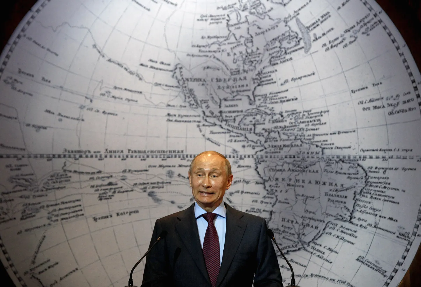 Vene peaminister ja peatne president Vladimir Putin täna Peterburis Vene Geograafiaühingus.