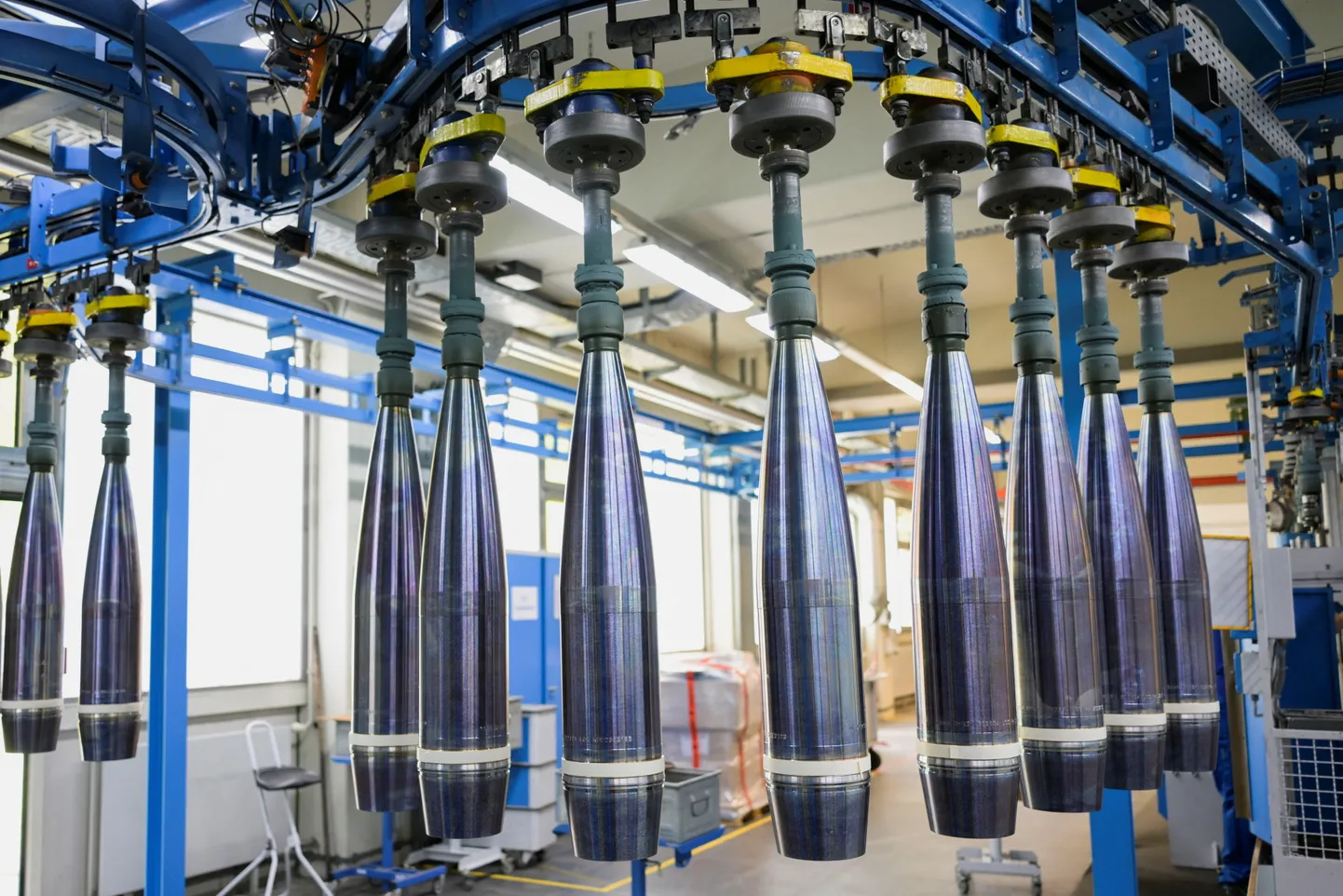 Rheinmetalli 155 mm suurtükimürskude tootmisliin Unterlüßis. 6. juuni 2023.