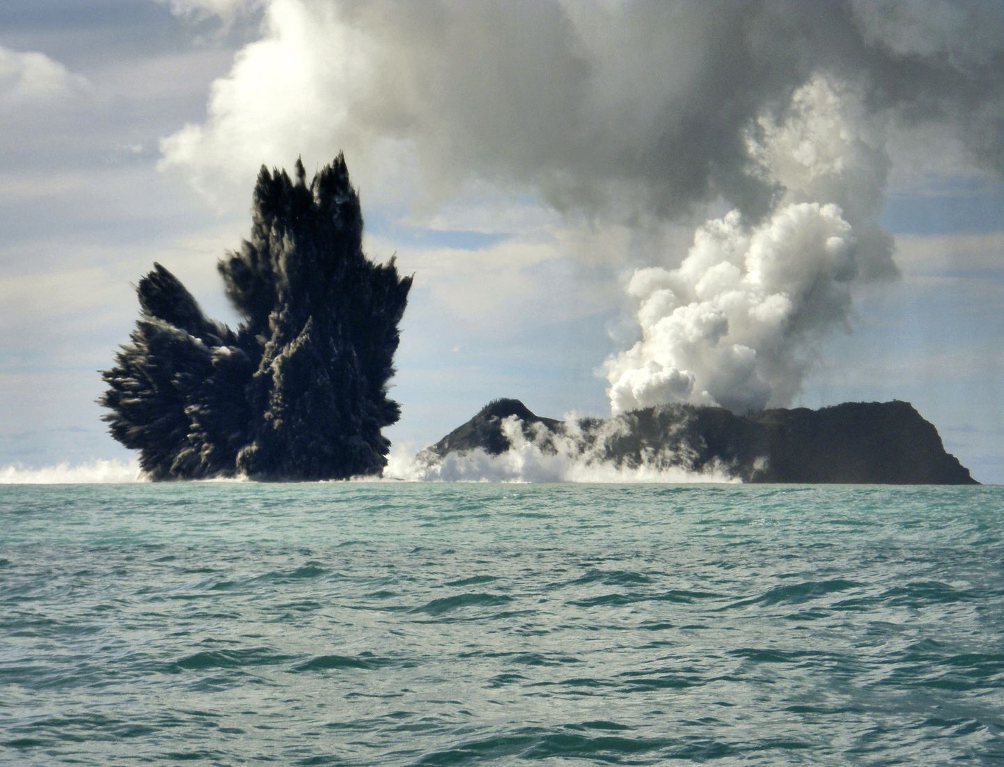 Enne hiidsisalike väljasuremist hävitasid veealused vulkaanipursked mere elu?