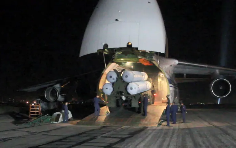 S-300 õhutõrjesüsteemide saabumine Süüriasse.