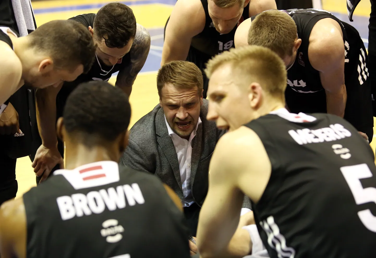 "VEF Rīga" galvenais treneris Jānis Gailītis Latvijas Basketbola līgas pusfināla spēlē starp "VEF Rīga" un BK "Jūrmala" komandām "Elektrum" Olimpiskajā centrā.