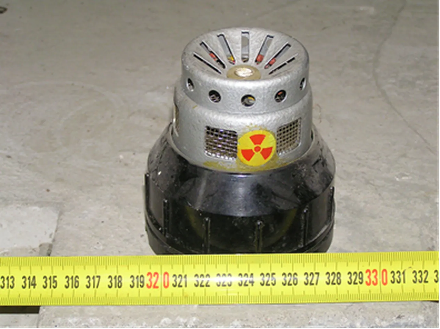 Pu-239 allikat sisaldav vanemat tüüpi suitsuandur КИ.
