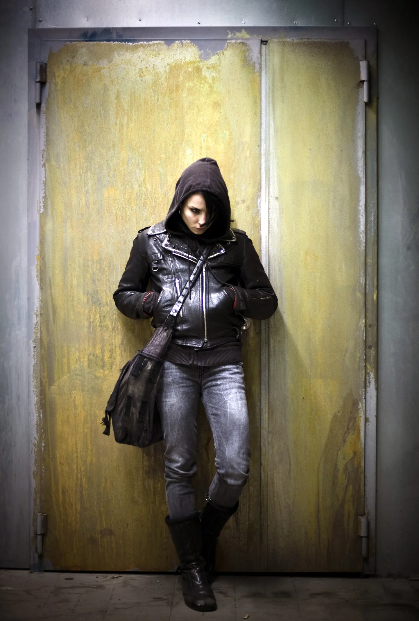 Kaader filmist «Lohetätoveeringuga tüdruk». Näitleja Noomi Rapace.