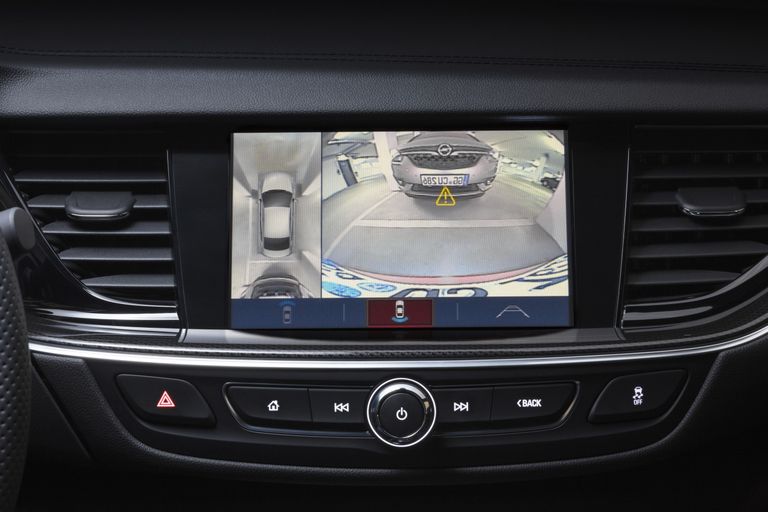 360kraadi-pealtvaatekaamera aitab kogukat autot lihtsamini parkida.