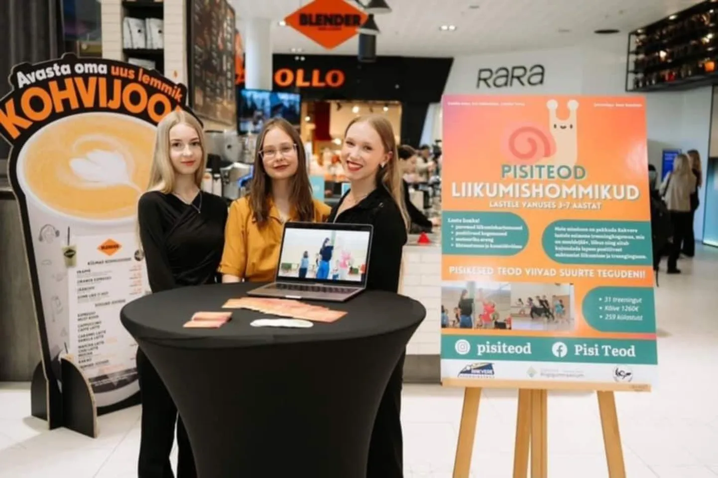 Õpilasfirma PisiTeod aktiivne meeskond, Lisette Teiva keskel.