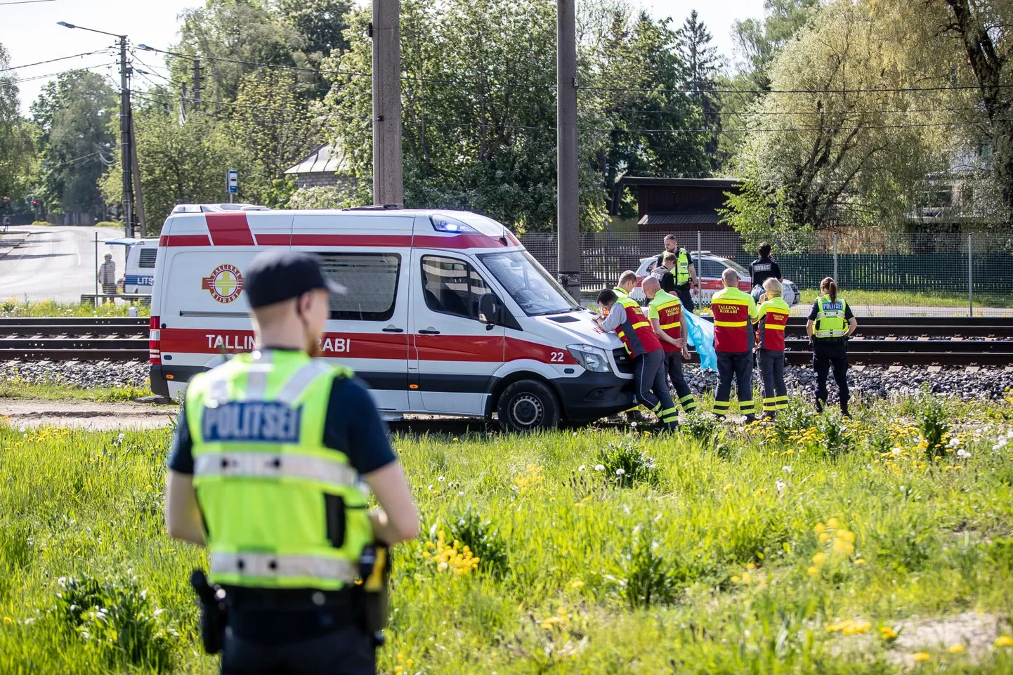 Idasuunaline rongiliiklus seisis õnnetuse tõttu mitu tundi.