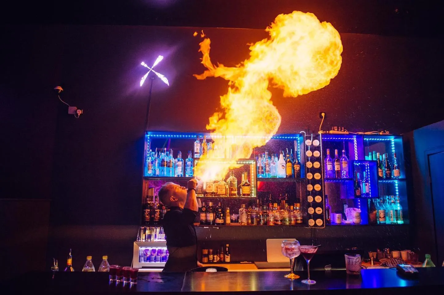 Piirangutest peaaegu vaba nädalavahetus Rakvere klubis MLounge & Bar.