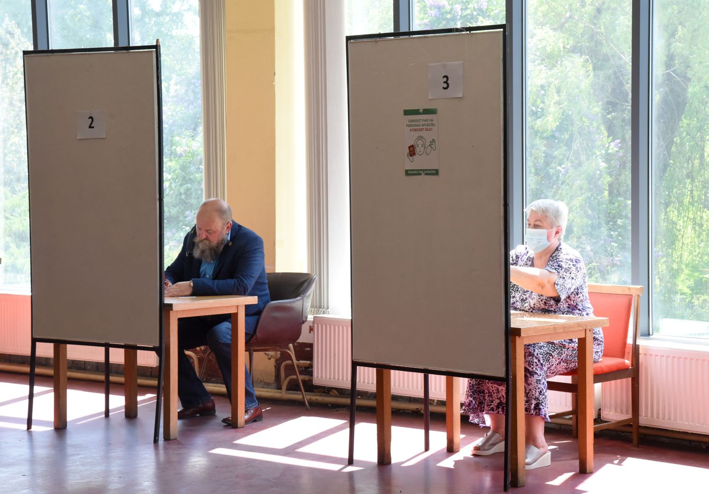 Pašvaldību vēlēšanas 766. vēlēšanu iecirknī Latvijas Universitātes Bioloģijas institūtā Salaspilī.