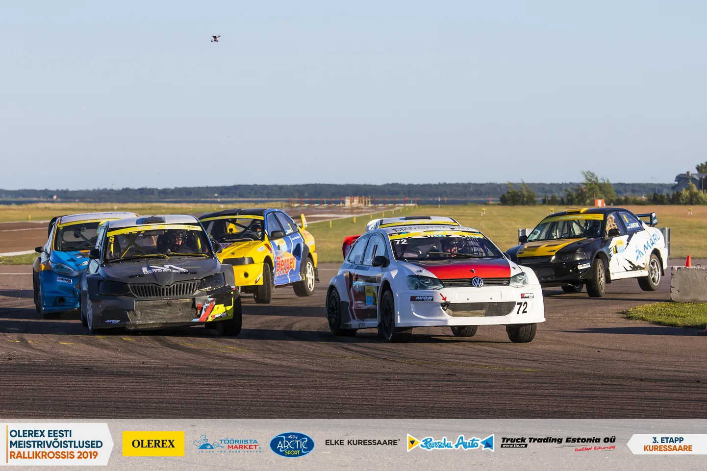 Nelikveolised Kuressaare lennuväljal