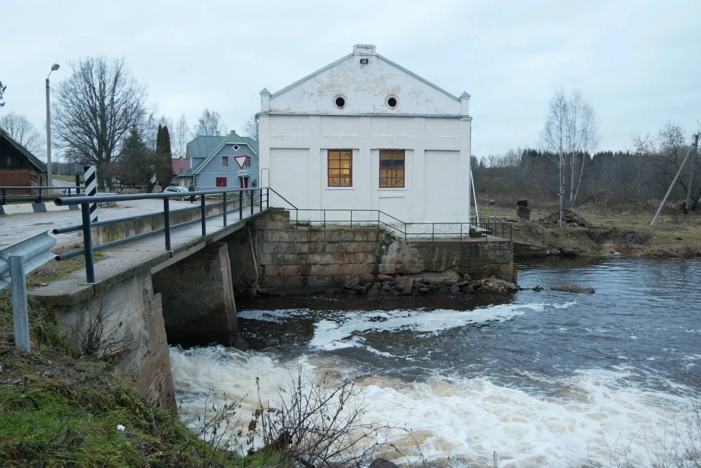 Leevaku hüdroelektrijaam Võhandu jõel.