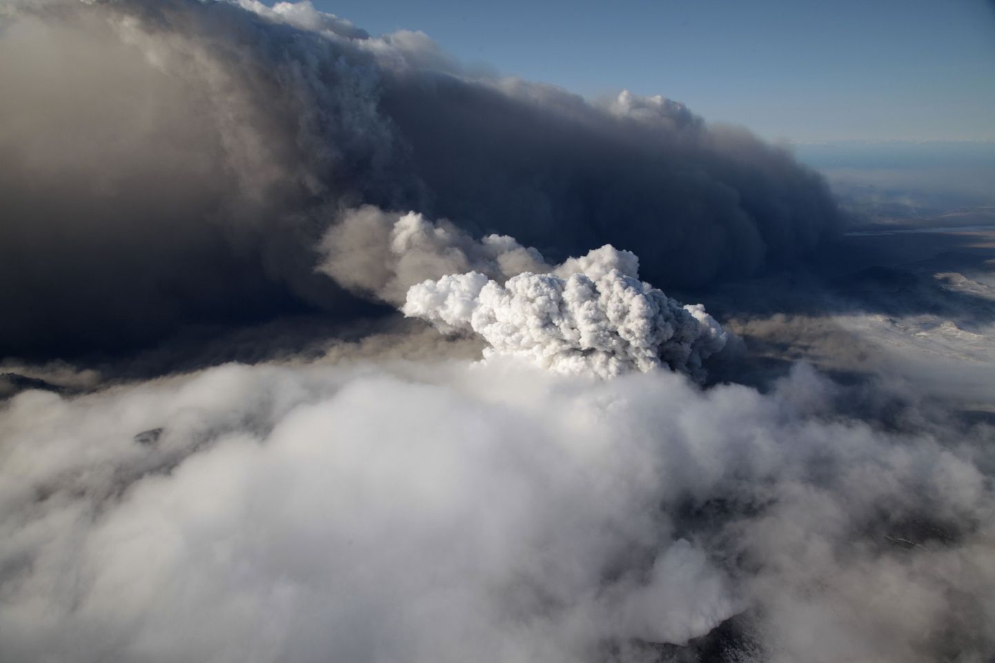Облако вулканического пепла.