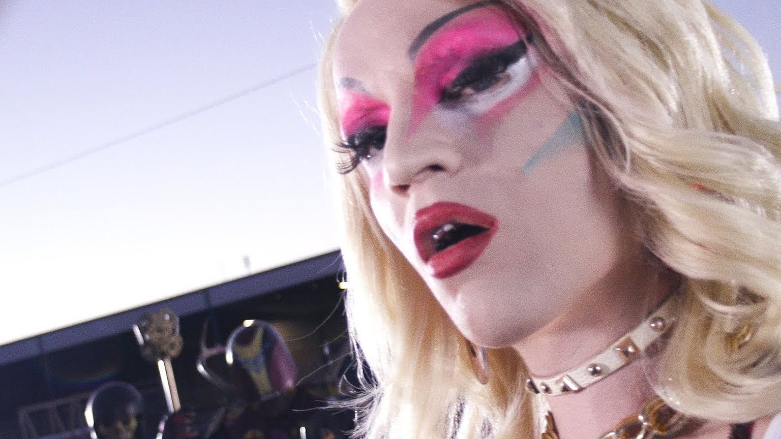 Carlotta Moore on hetkel Soomes elav Ameerika drag queen.