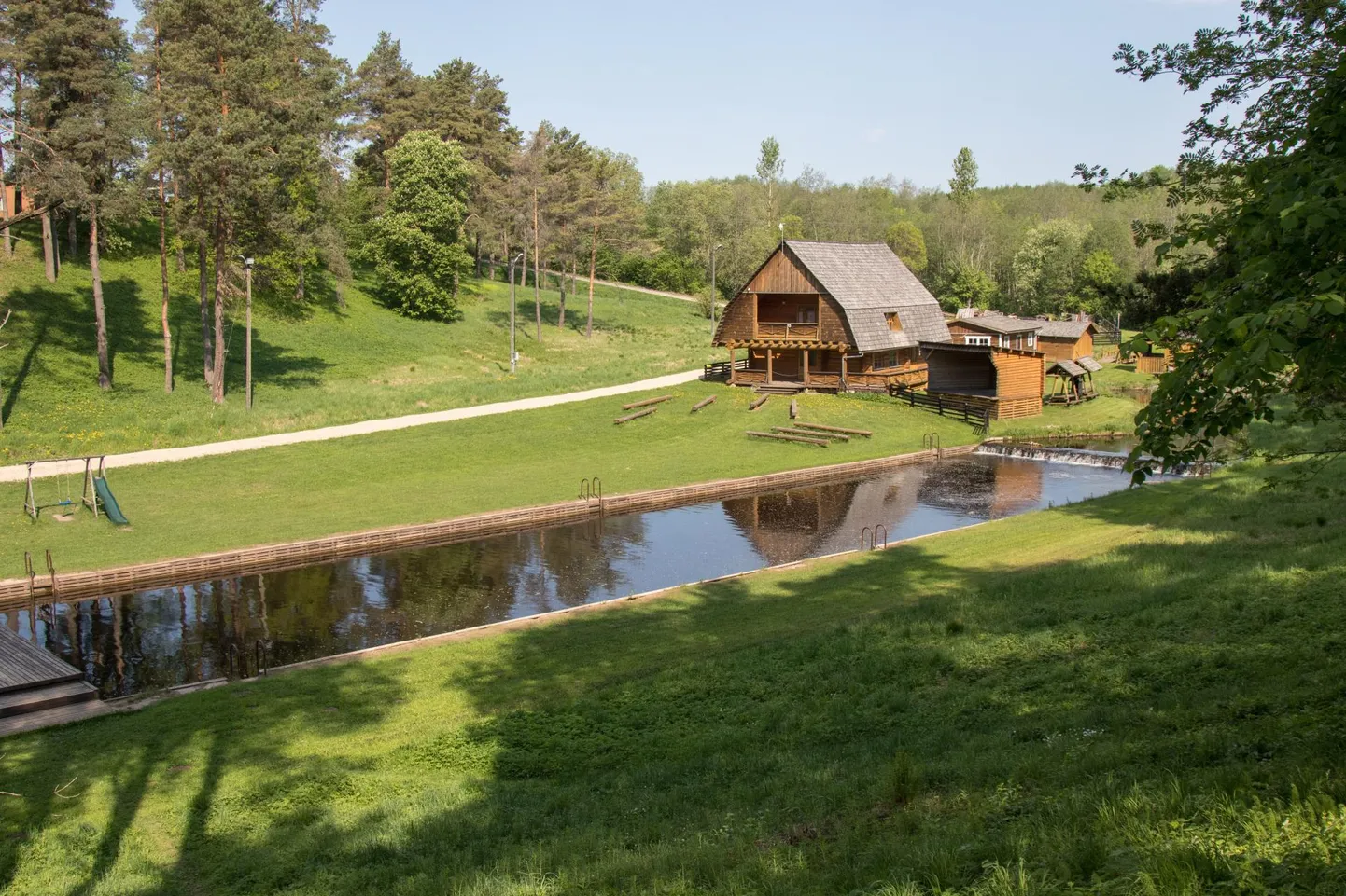 Uueveski org ja männik otsustati riikliku kaitse alt välja arvata. Maastiku säilimise tagab Viljandi linna üldplaneering.