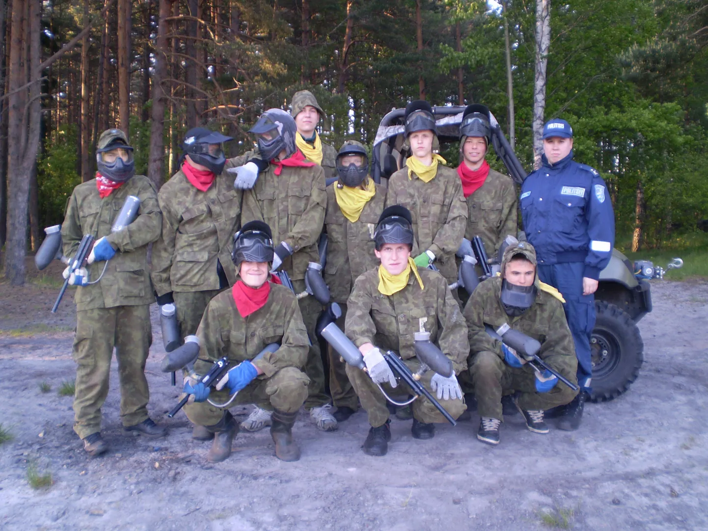 Paikuse noored veetsid politseikadettide ärgitamisel aega paintball'i mängides.
