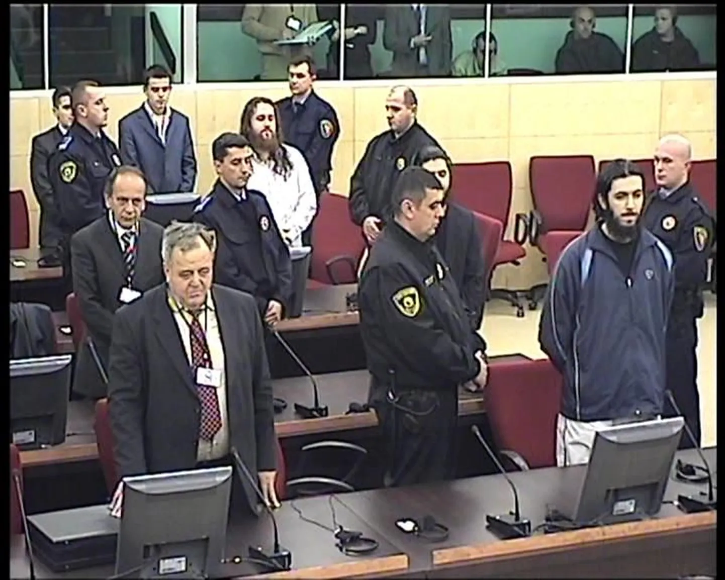 Mirsad Bektasevic (paremal) Bosnia kohtus