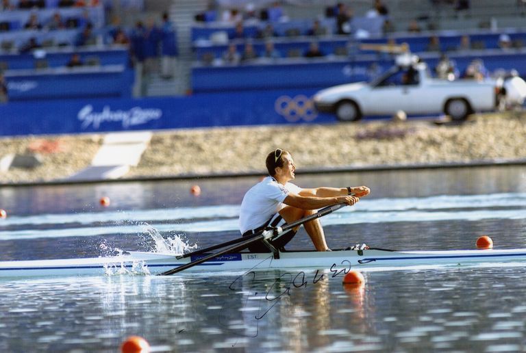 Sydney olümpial jõudis Jüri Jaanson taas välja finaali ning lõpetas võistluse korraliku 6. kohaga (2000).