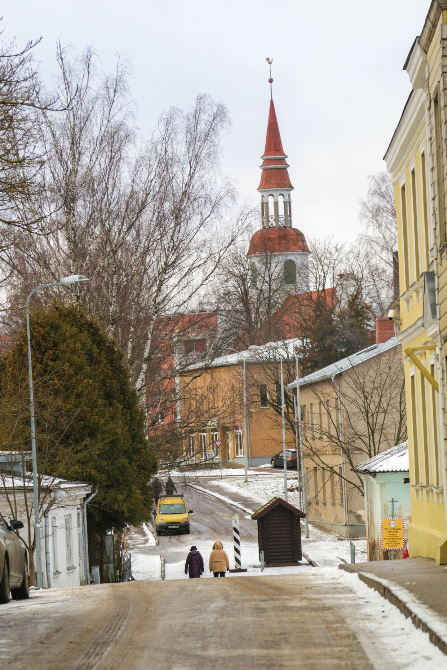 Vaade Valga Sõpruse tänavast Valka kiriku suunas, kuhu tuleb ühise linnasüdame ehituse käigus jalakäijate tänav.