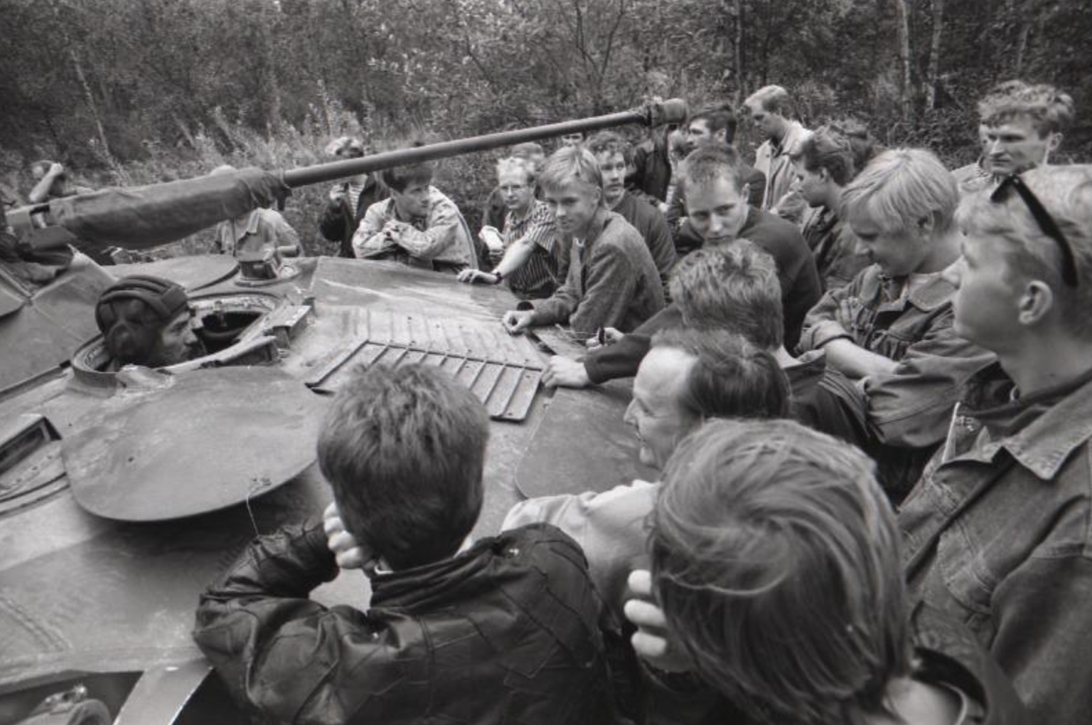 Viimane suur näide meie vägivallatust vastupanust võõra võimu all oli Tallinna teletorni kaitse 1991. aasta augustis.